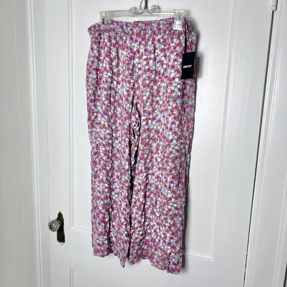 DKNY Women's Pink Ditsy Floral Stretch Wide Leg Pedal Pusher Pull On Pants M NEW - Picture 1 of 9